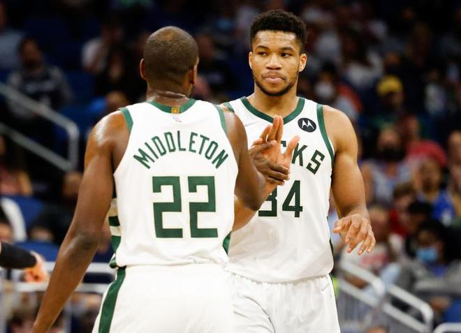 詹宁斯：米德尔顿是雄鹿队史最佳小前 字母哥每年都能拿MVP