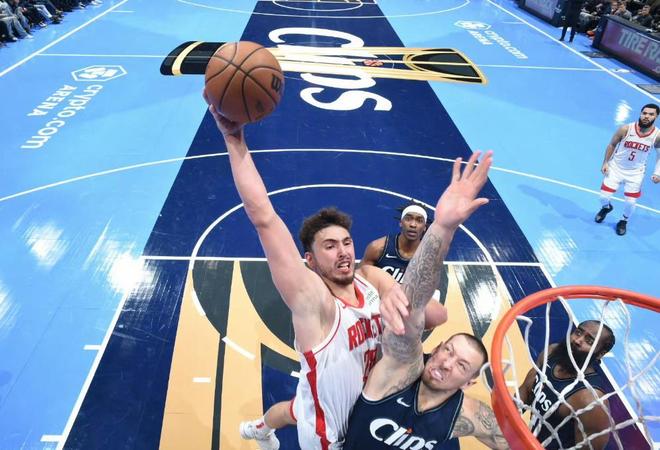 5战4场得分上双，老射手征服火箭队！不输21岁新星，冠军前锋让位