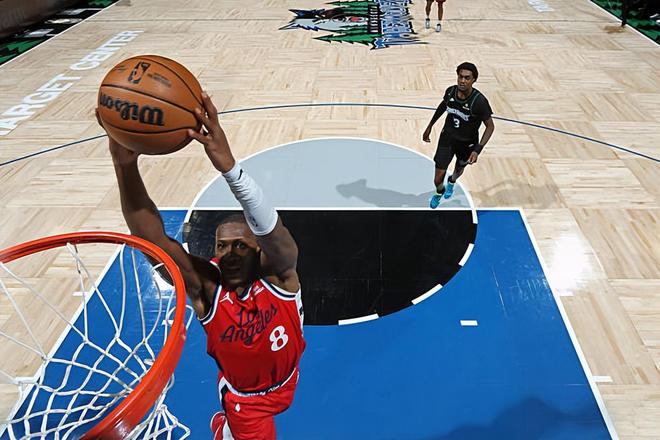 完全找不到手感，結(jié)果快船后場(chǎng)大閘還是得到了36分鐘的出場(chǎng)時(shí)間？