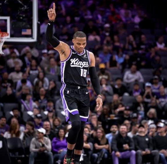 威少24+13+14難救主，步行者三駕馬車轟76分，國王無緣19分大逆轉