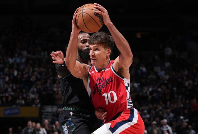 為數(shù)不多有自主得分能力的球員了，快船還是增加他的出場(chǎng)時(shí)間吧？