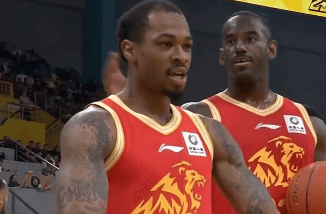 32分大勝！廣廈複仇遼寧 布朗26+4胡金秋10分