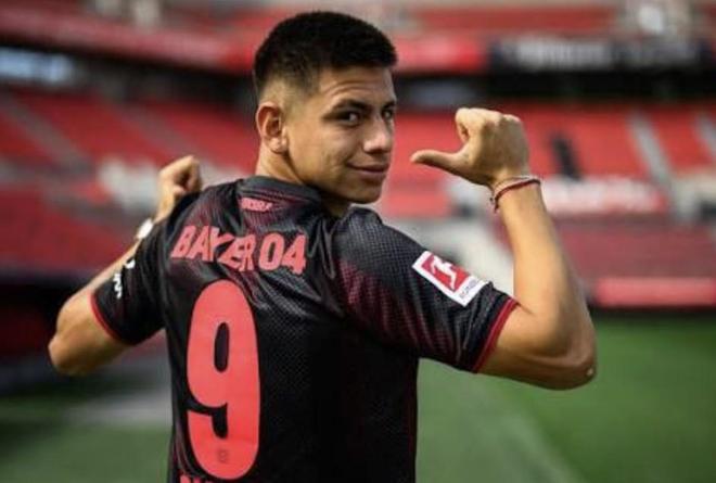 記者：河床和赫羅納是埃切韋裏可能的下家，他傾向於去河床