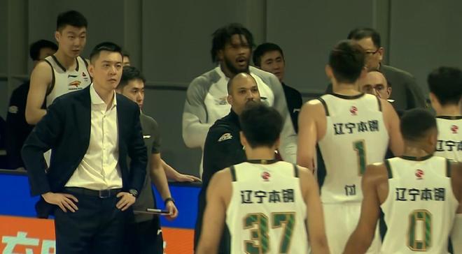 威爾斯轟9+3絕對大腿！張陳治鋒6+2眼前一亮，遼籃落後上海隊18分