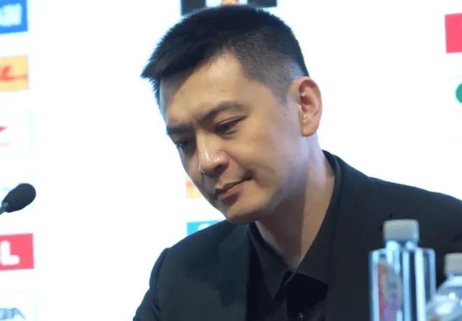 輸上海發布會！楊鳴直指差距，繼偉小心合練，暫無換外援計劃！