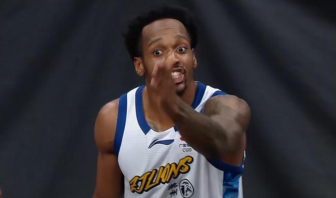 敗人品！北京某球迷私信怒罵CBA超級外援，布朗曬出冠軍戒指回懟