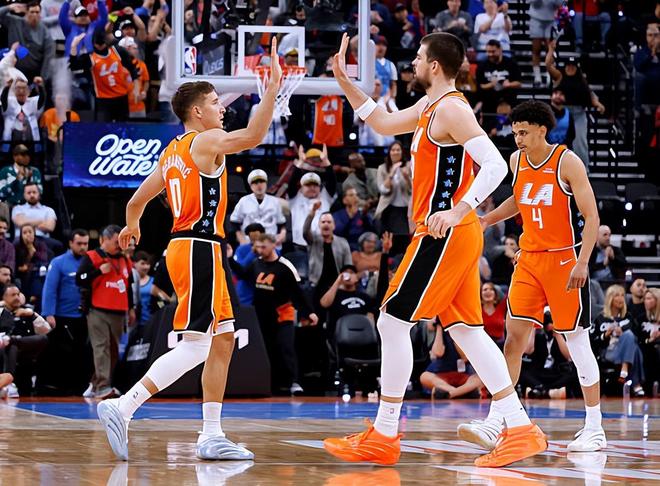 其實能力還是不錯的，可惜快船因為他狀態不佳直接將他棄用了？