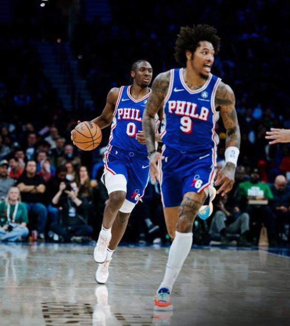 恩比德复苏探花全能，格莱姆斯24分+绝杀，76人送黄蜂交手11连败