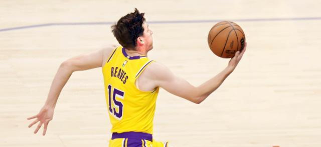 爆砍51分震惊世界!里夫斯还在进化 大合同没跑了