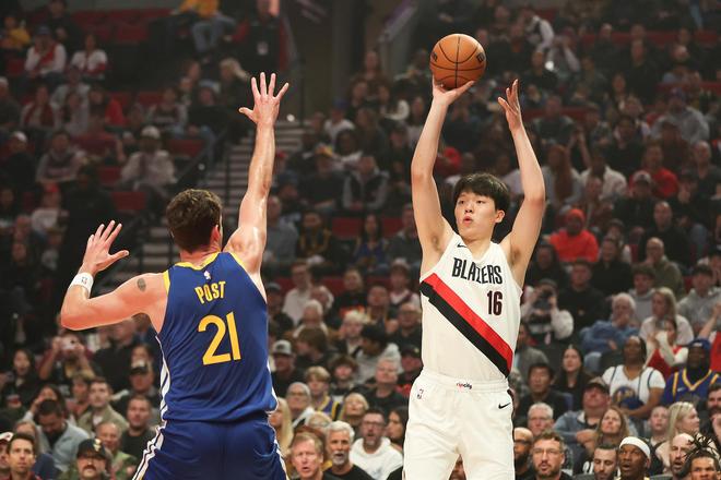 开拓者掀翻勇士赛季首胜 库里35+6杨瀚森2分1板2帽