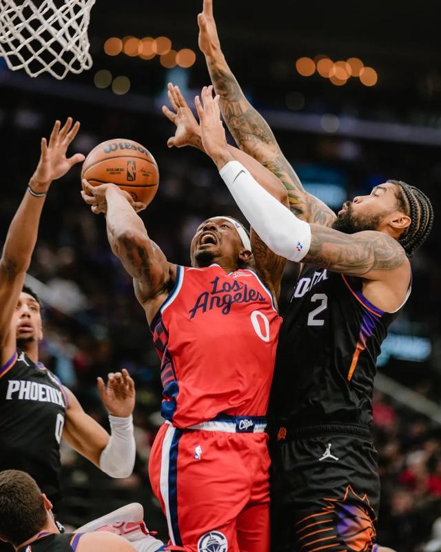 今年的船，翻得比往年都要早