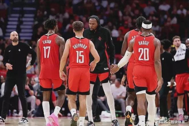 休赛期运作最成功球队！买断市场签俩超级蓝领，残阵杀进西部前二