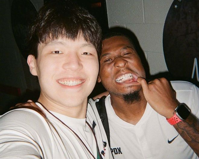 无须担心,主帅弃用瀚森多为无奈之举,王治郅点出小杨最大短板