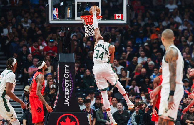 巴恩斯挑衅字母干嘛？轰31+20+7无声回应 成熟扬尼斯硬实力更强