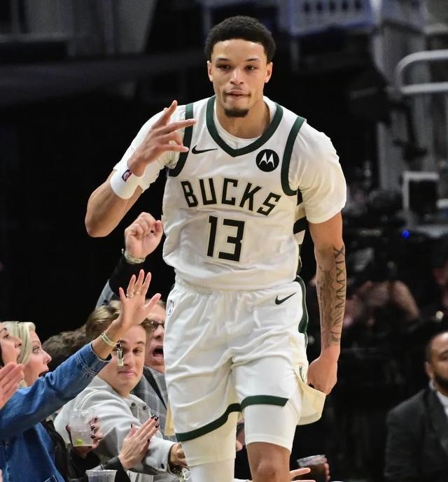 小人物暴打老东家的爽文,百看不厌