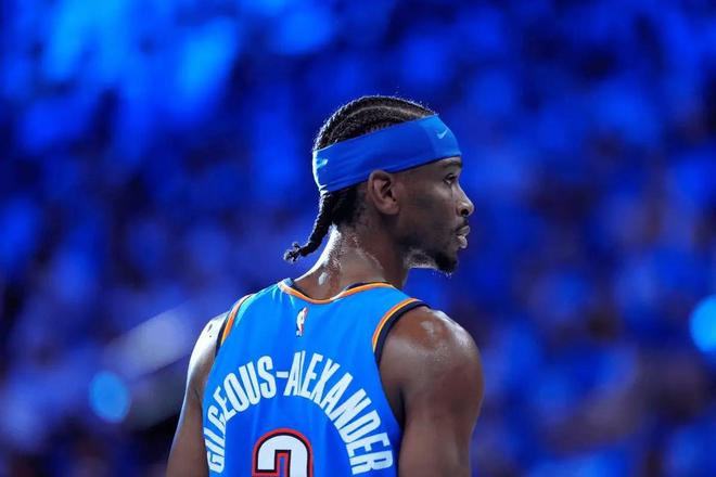 半场三分7中7！戈登50分不敌勇士，37岁的库里仍有冠军之心