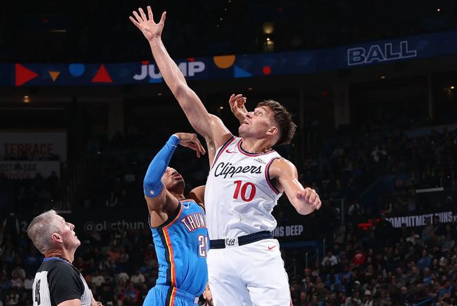 看起來狀態(tài)不錯(cuò)，但快船后場(chǎng)大將卻無法得到更多的戰(zhàn)術(shù)地位支持？