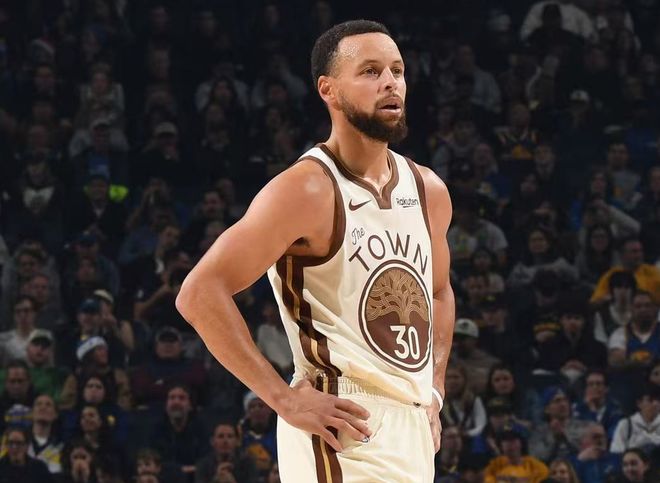 庫(kù)里26+6，勇士23分大勝！科爾格林疑似內(nèi)訌，一戰(zhàn)看清四個(gè)事實(shí)