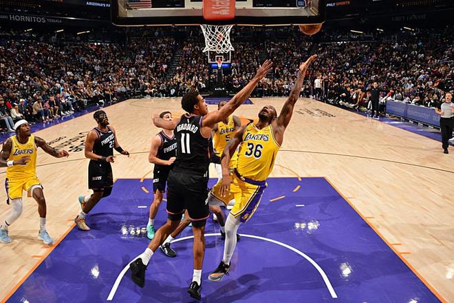 令人捉摸不透！湖人后場(chǎng)大閘在這場(chǎng)慘敗中又找到了自己的手感？