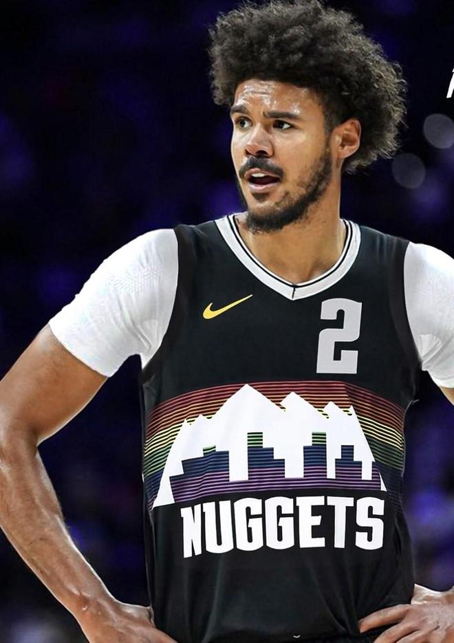 首秀慘淡，卡梅隆-約翰遜8中2&三分6中1僅得5分，快攻被庫(kù)里帽翻