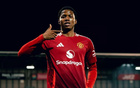 先發(fā)出戰(zhàn)英超，17歲前鋒奧比-馬丁迎來曼聯(lián)一線隊首次首發(fā)