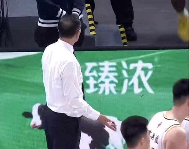 G3廣廈勝北京！許利民發(fā)懵，周琦失落，杰曼轉(zhuǎn)頭離場(chǎng)，王博贊2點(diǎn)