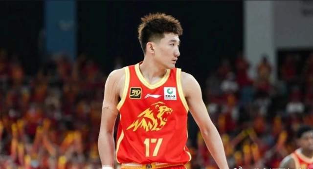 賽前開香檳!孫銘徽G5一戰穿上奪冠版球鞋,上書:2024-25CBA總冠軍!