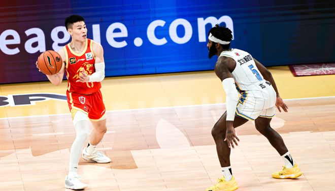 總決賽兩戰(zhàn)32分！昔日落選秀身價暴漲，未來或成浙江廣廈爭冠核心
