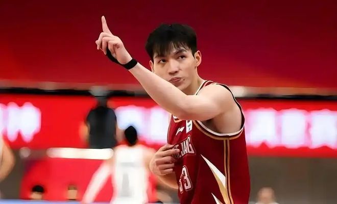 吴前续约！1年顶薪+助教身份，下赛季兼任助教，未来或转教练