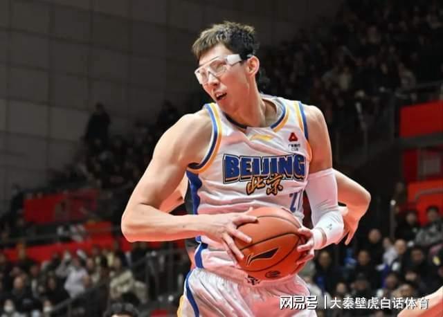 隨著一場(chǎng)51分狂勝，CBA5連勝球隊(duì)誕生！趙睿里程碑，最新排名如下