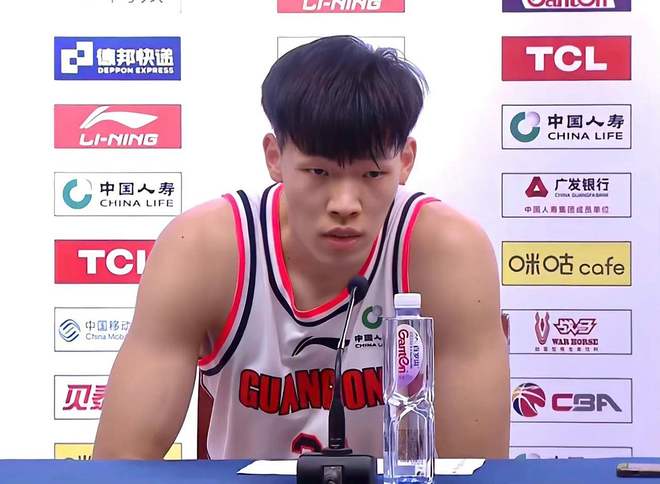 廣東德比大戰(zhàn)！杜鋒碰２難題，張昊傷病謎底揭曉，米切爾押寶徐昕