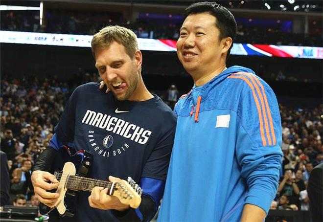 攜手諾維斯基，王治郅入選名人堂！中國籃壇歷史第五人