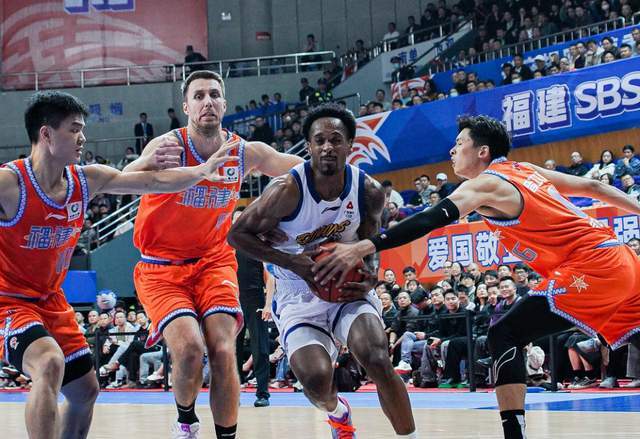 浙江廣廈主場全力復(fù)仇遼寧男籃！超級外援渴望救贖，王博斗法楊鳴