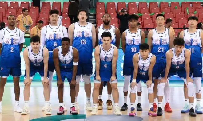 新疆79-97青島4壞消息！攻守無戰(zhàn)術(shù)，劉煒糟糕用人，全隊沒心氣了