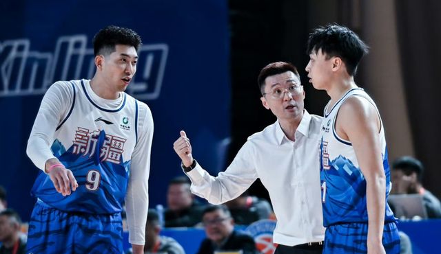 CBA最新消息！曝新疆男籃換帥，胡明軒傷病嚴重，西伯恩確定離隊