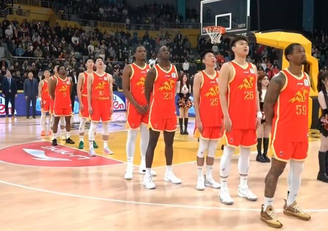 隨著上海大勝江蘇，遼寧慘敗廣廈，CBA最新積分榜出爐：榜首易主