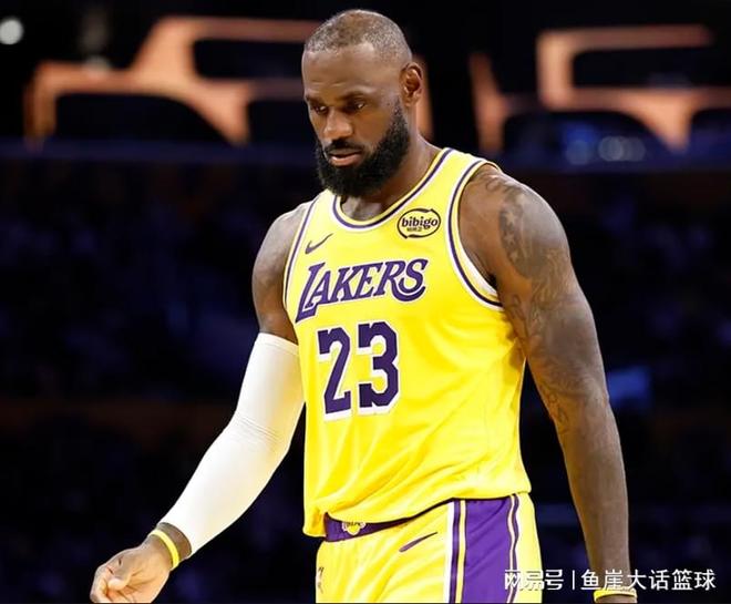 老詹评价莺歌，里夫斯承认一错误！雷迪克相信两人，湖人新秀该夸