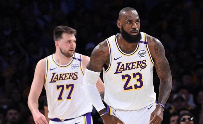 空砍36+4+3！求你別提詹姆斯，哈登賽后發(fā)出請求，這話他憋了太久