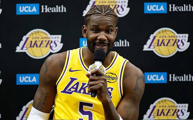 湖人揭幕戰(zhàn)慘敗勇士！艾頓遭名宿痛批，面對(duì)小矮人竟后仰跳投！