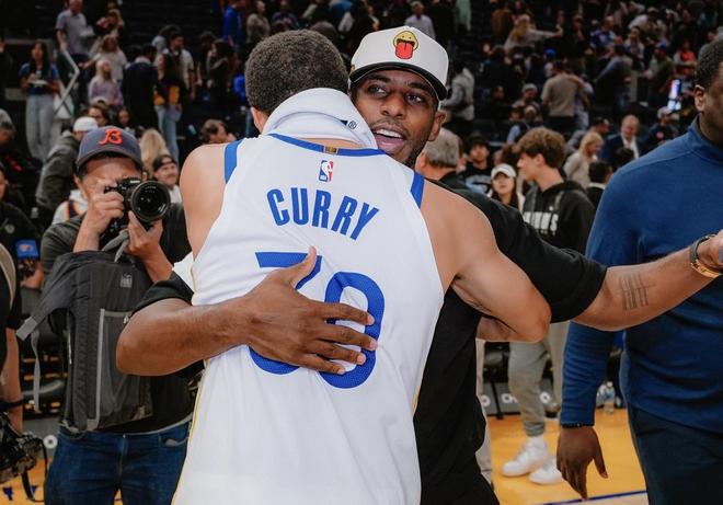 惺惺相惜！快船官方曬出庫(kù)里與保羅賽后擁抱致意