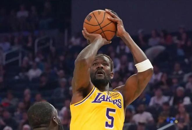 一針見血！納什直言湖人內(nèi)線大將存在問題 若只在外線對球隊(duì)沒用