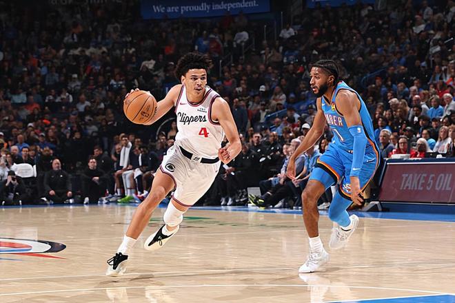 每個(gè)人都在亂打！快船鋒線新秀竟然單場(chǎng)出現(xiàn)了6次失誤？