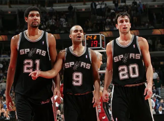 欲語淚先流，12月戰(zhàn)績9勝1負(fù)聯(lián)盟第一，5年等待終聞戰(zhàn)鼓回響