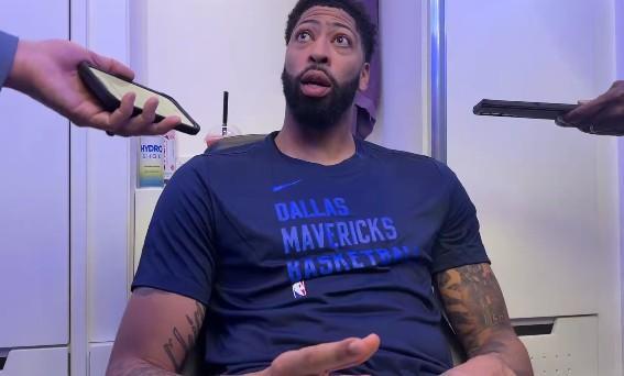 濃眉調(diào)侃：弗拉格居然砍33+9+9？他還是不夠厲害，都沒得三雙