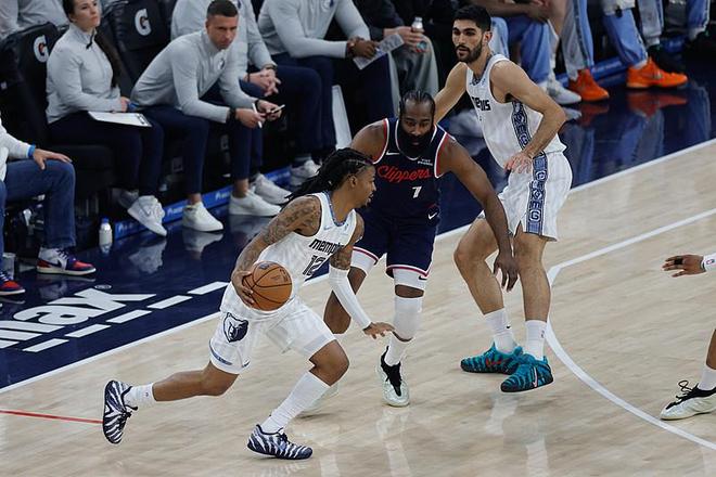 哈登13分 快船103-121不敌灰熊