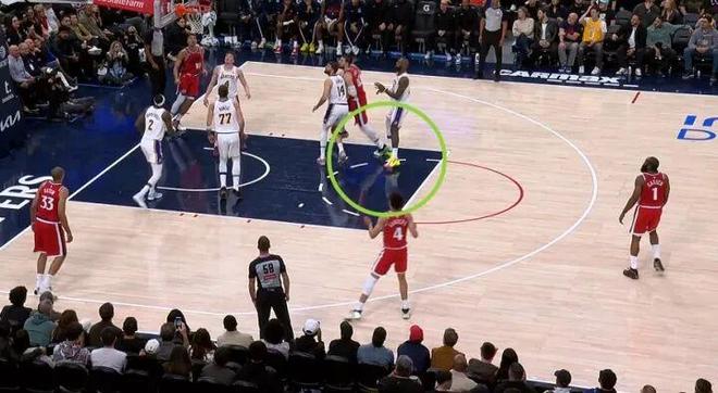 中國功夫震驚NBA！打的裁判也抱頭！快船：扶我起來，我也能行