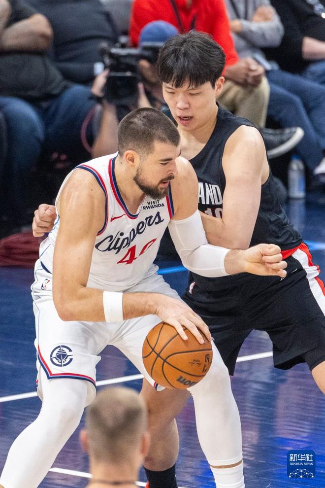 場(chǎng)均登場(chǎng)時(shí)間不到5分鐘，楊瀚森迎來“新秀危機(jī)”