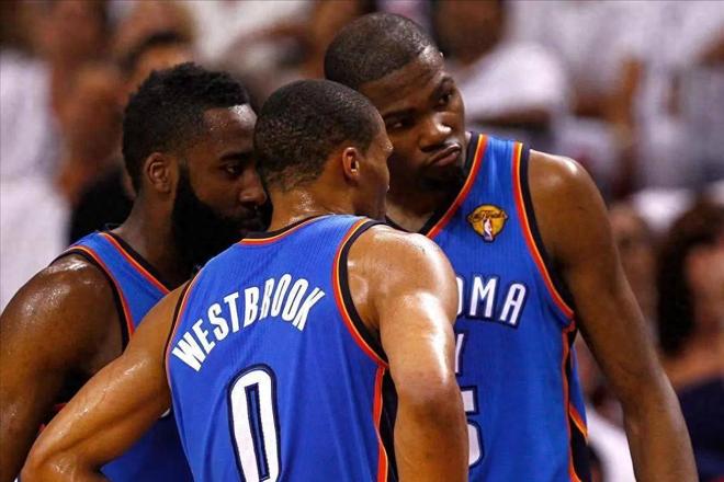 曾經(jīng)的雷霆三少誰(shuí)掙得多？1個(gè)3億，1個(gè)4億，1個(gè)5億，差距真不小