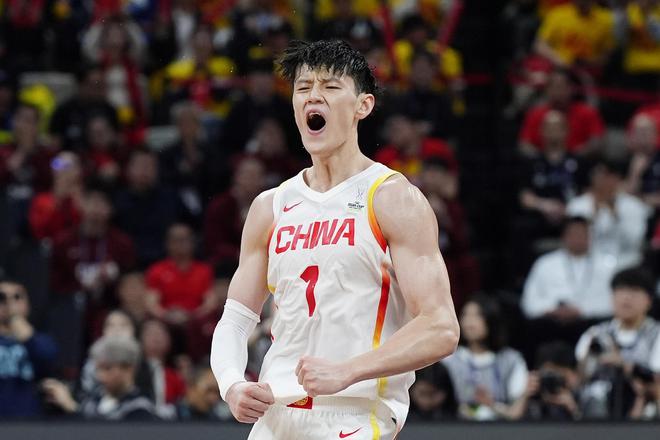 曾凡博签约哈登经纪人，未来继续冲击NBA梦想