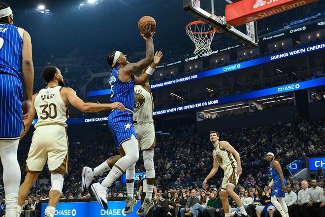 學(xué)喬丹失??！巴特勒閉眼罰球！完勝班凱羅，庫里26+3+6+2打爆魔術(shù)